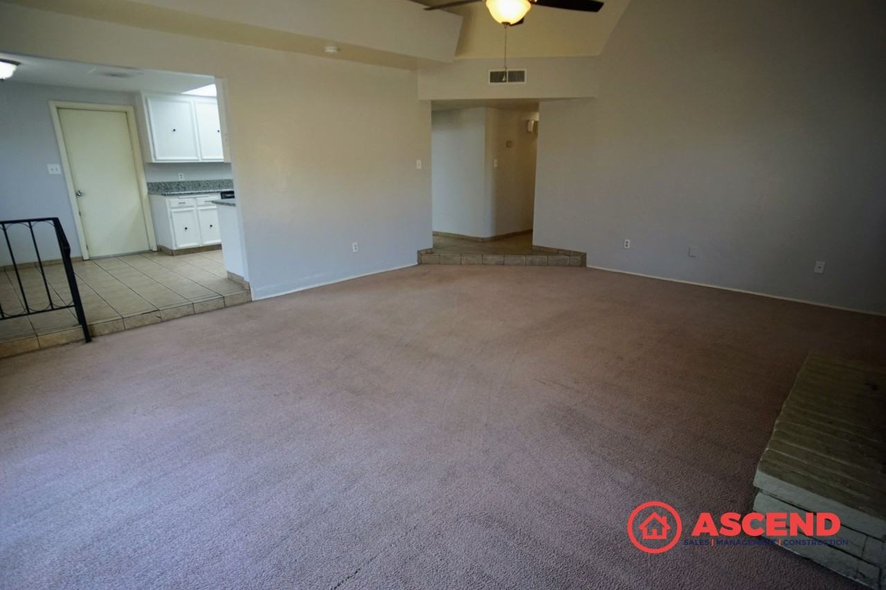 5104 Belcrest Ave - Photo 3 of 14