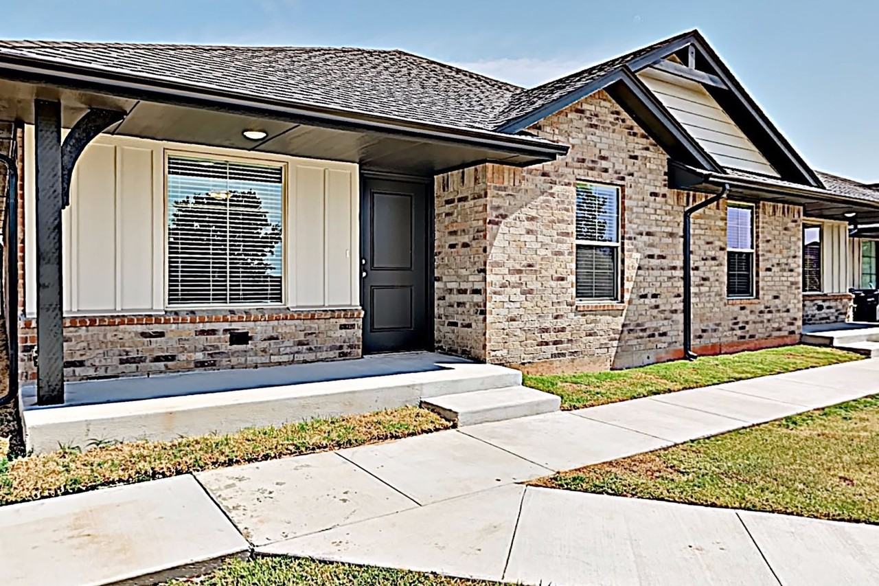 11527 Keystone Cir - Photo 2 of 13