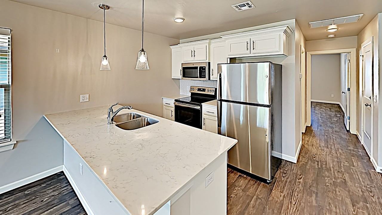 11527 Keystone Cir - Photo 4 of 13