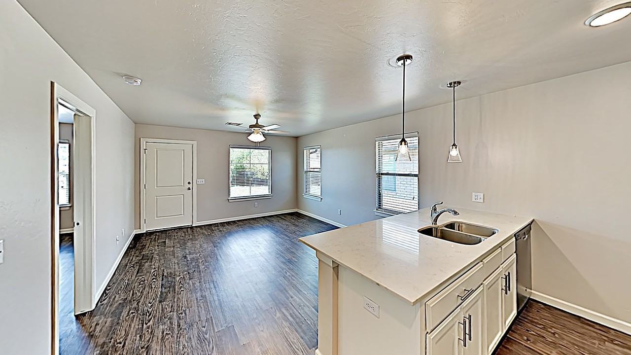 11527 Keystone Cir - Photo 6 of 13