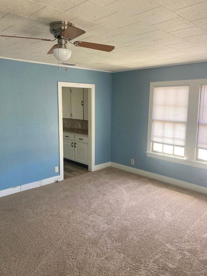 2101 E Trinity St - Photo 2 of 14