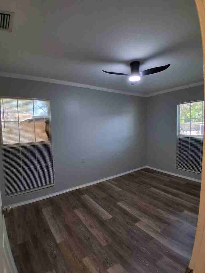506 N Macdill Ave - Photo 2 of 16