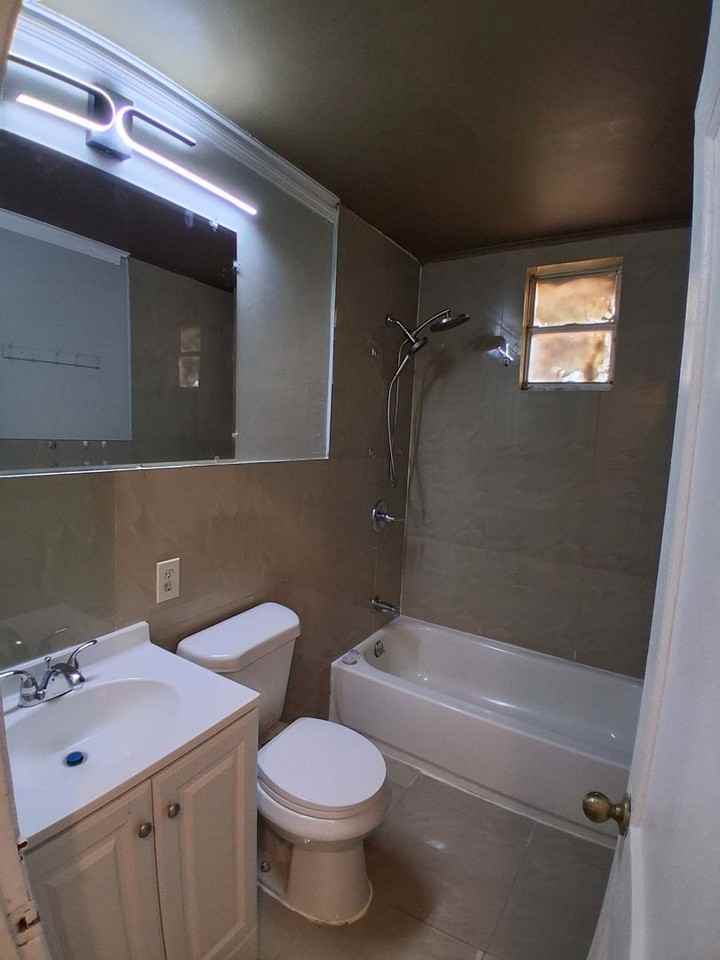 506 N Macdill Ave - Photo 4 of 16