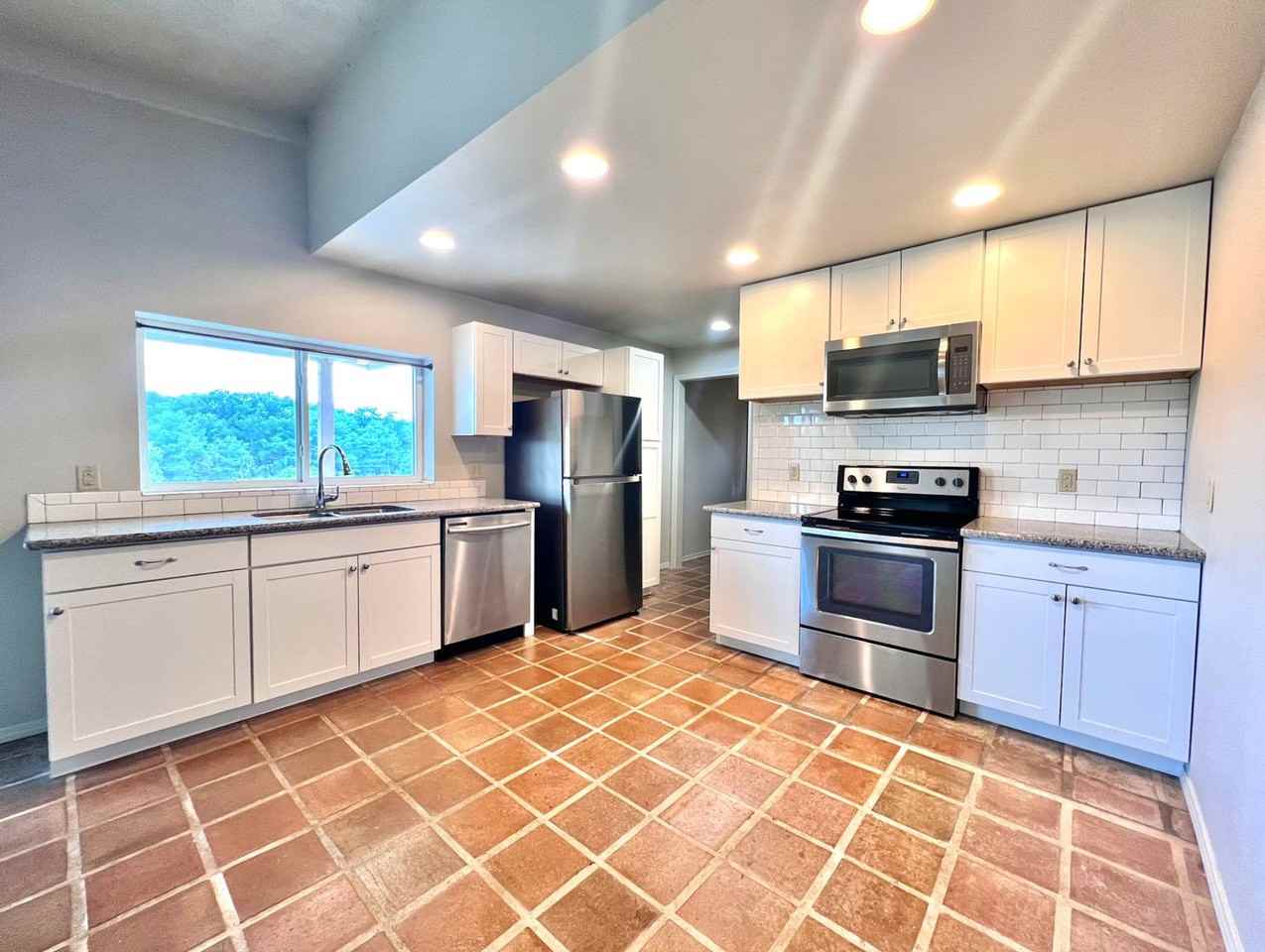 1959 Arcadia Loop - Photo 3 of 16