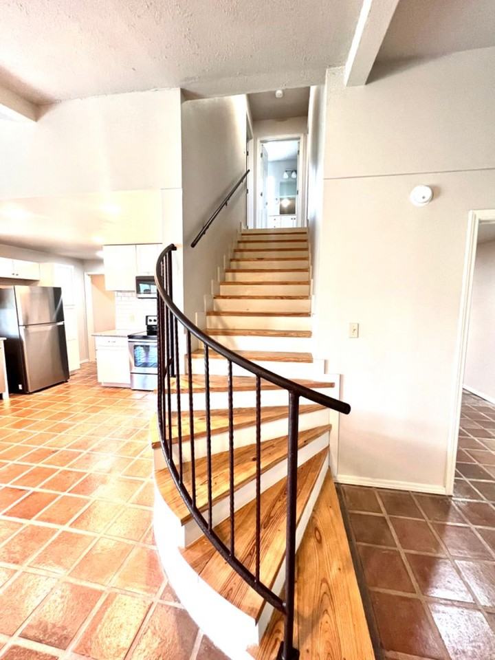 1959 Arcadia Loop - Photo 4 of 16