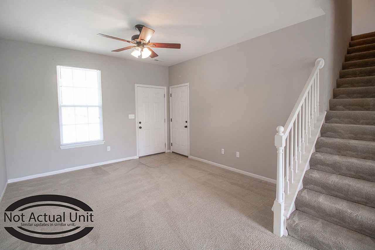 5000 Derby Ridge Dr #405 - Photo 4 of 32