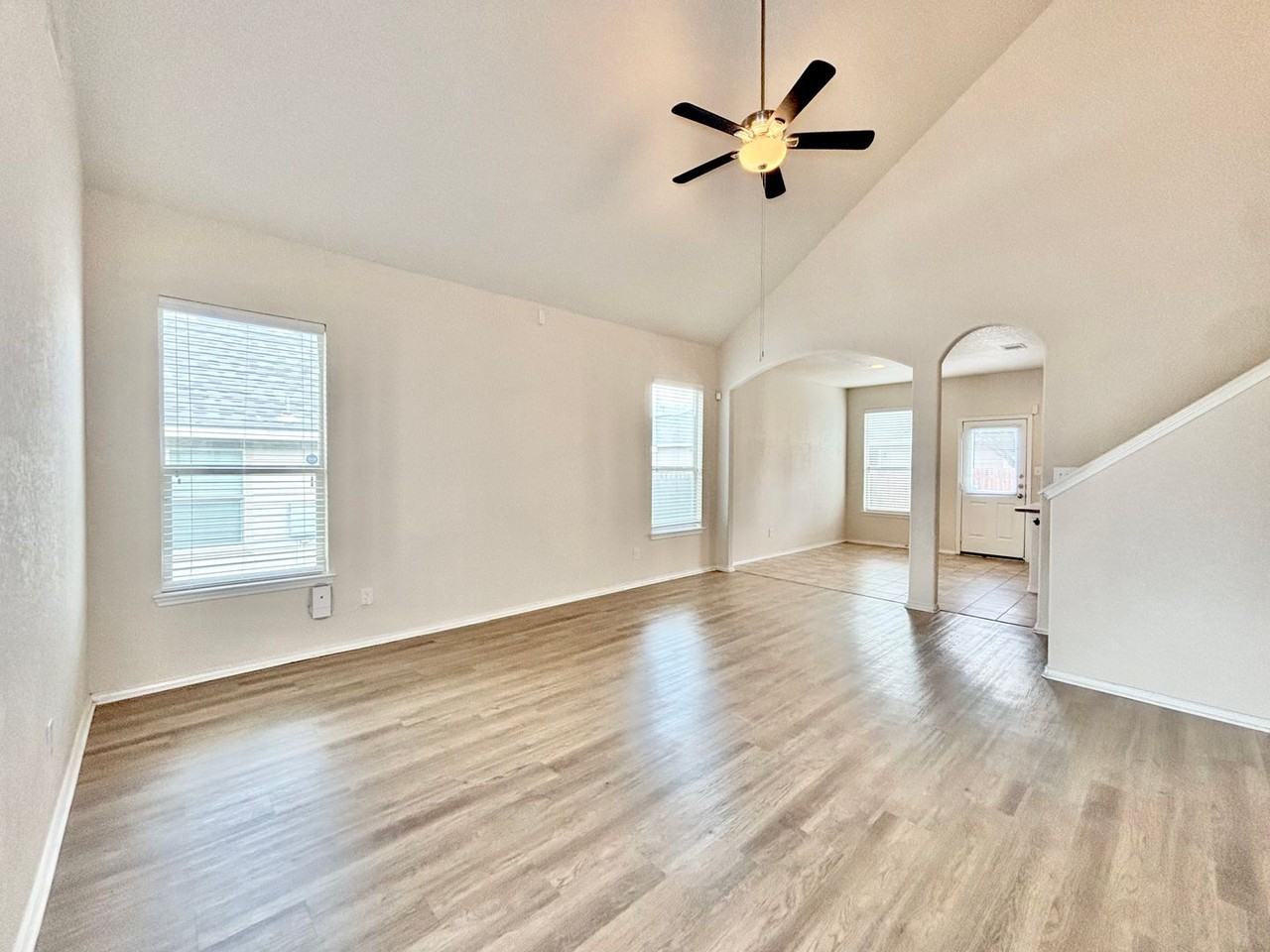 3314 Candleside Dr - Photo 2 of 24