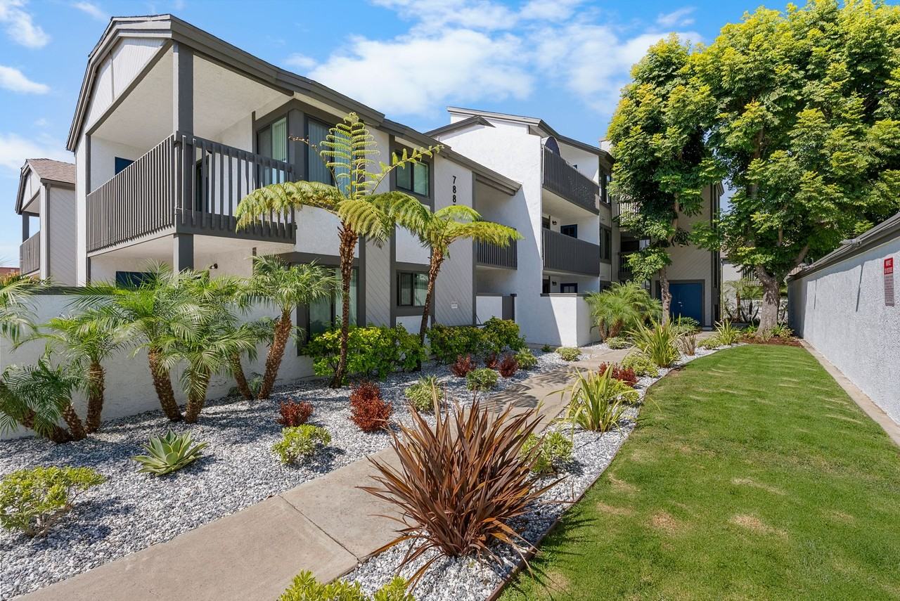 Beachpoint Apartments - Photo 2 of 33