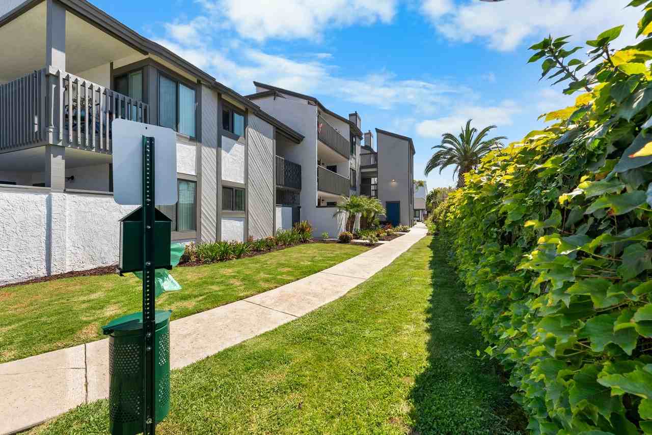 Beachpoint Apartments - Photo 3 of 33