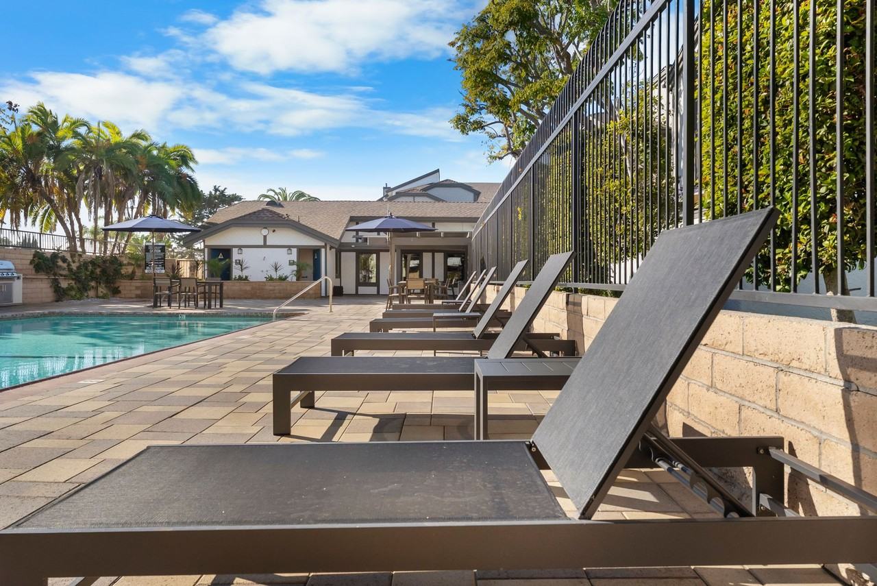 Beachpoint Apartments - Photo 6 of 33