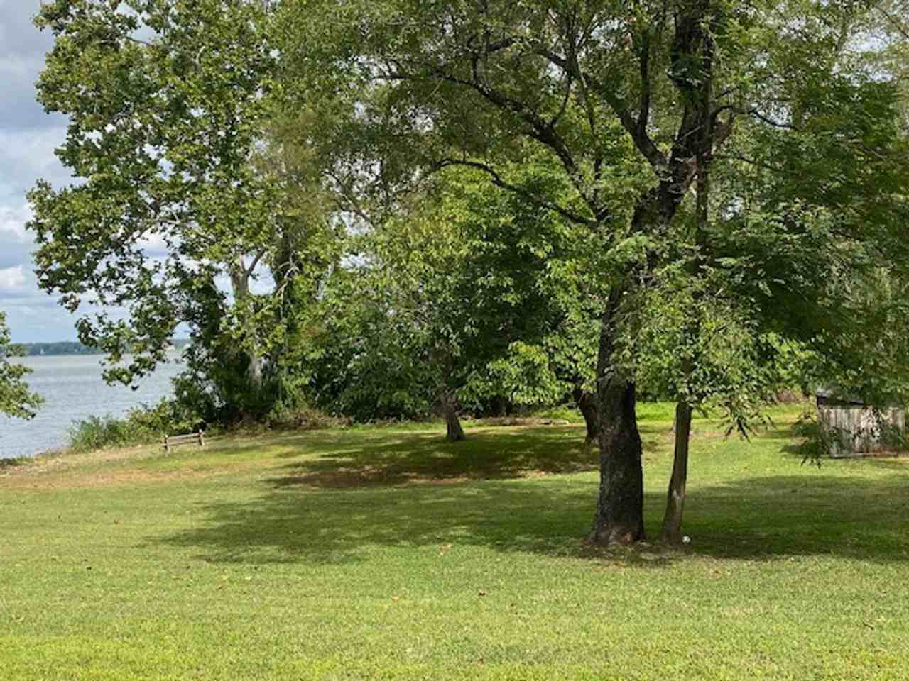 1420 Riverside Dr - Photo 3 of 39