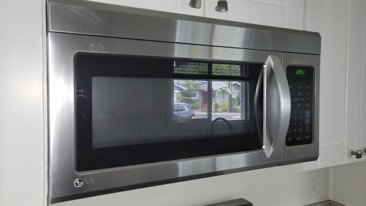 1048 Albion St - Photo 3 of 31