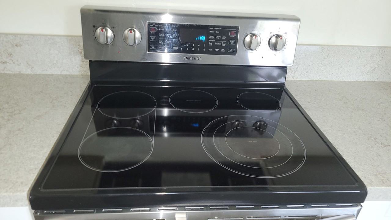 1048 Albion St - Photo 4 of 31