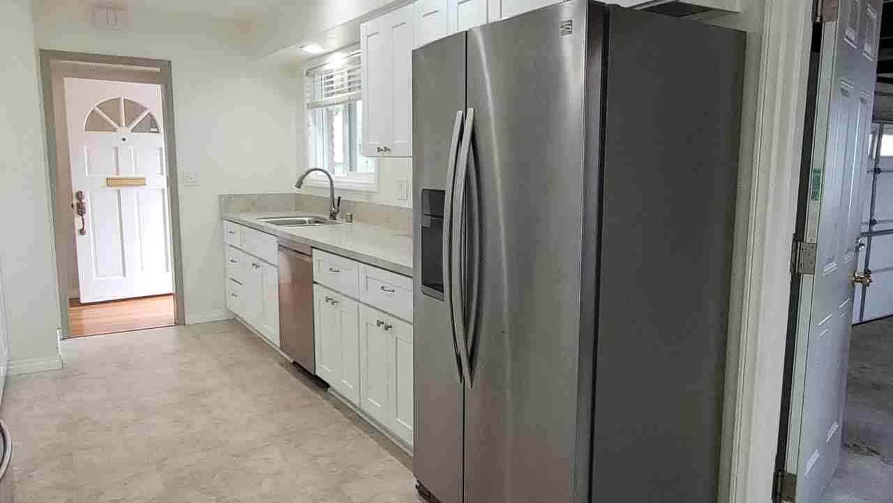 1048 Albion St - Photo 5 of 31