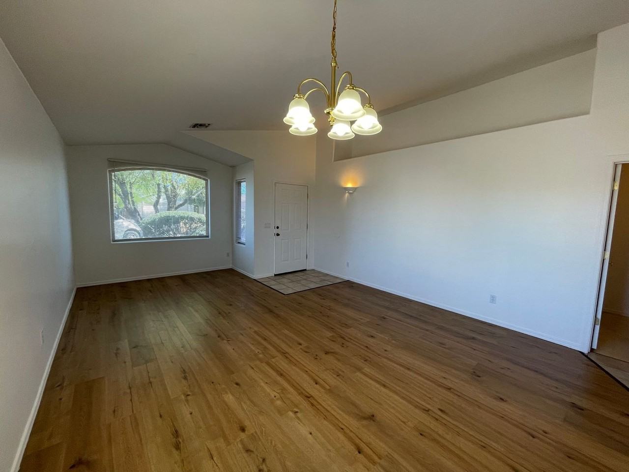 10426 E Yakima St - Photo 6 of 26