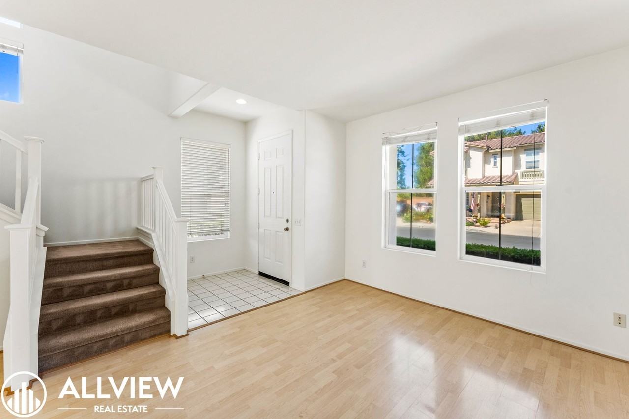 31 Dahlia - Photo 5 of 34