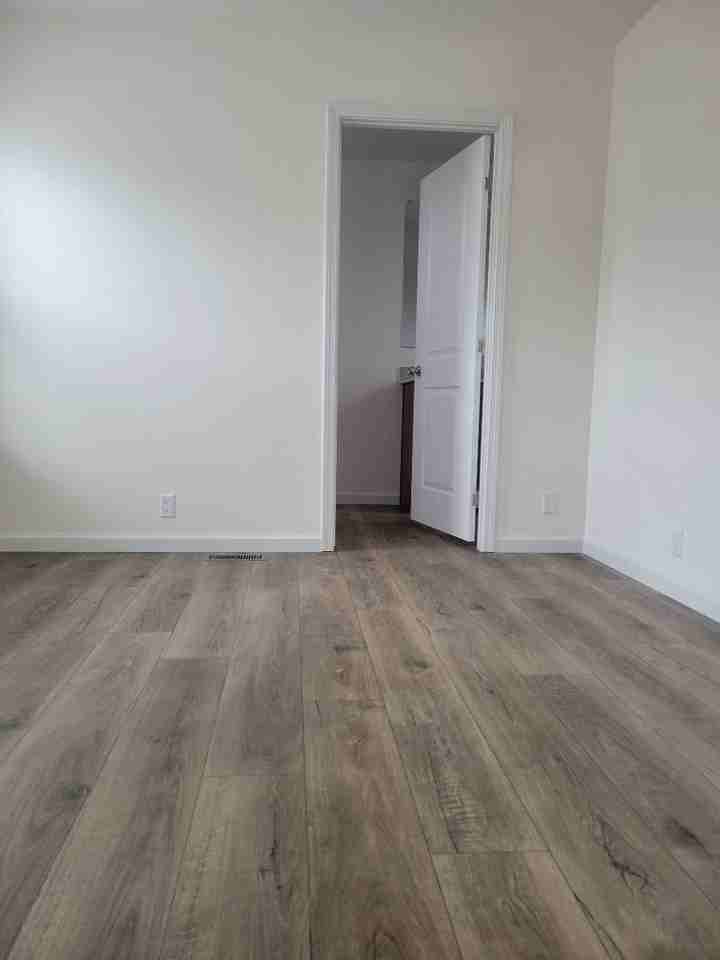 515 E Walnut St - Photo 6 of 11