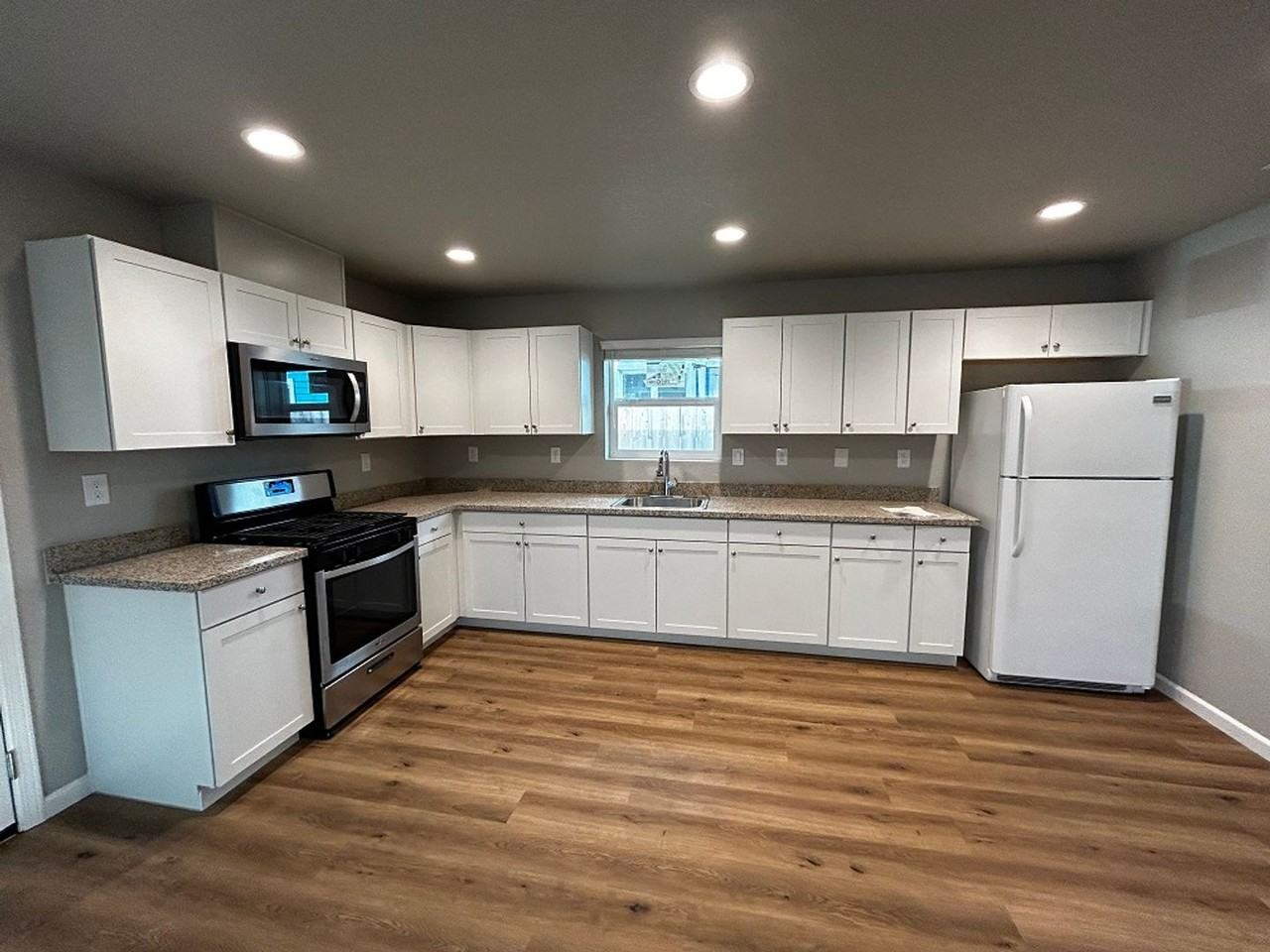 130 N Washington St - Photo 3 of 16