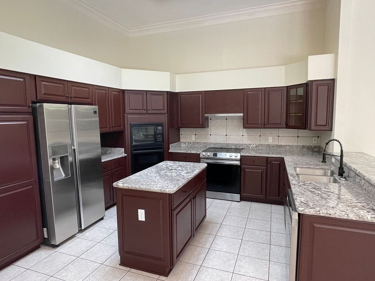 7717 Nw 20th Ln - Photo 3 of 31