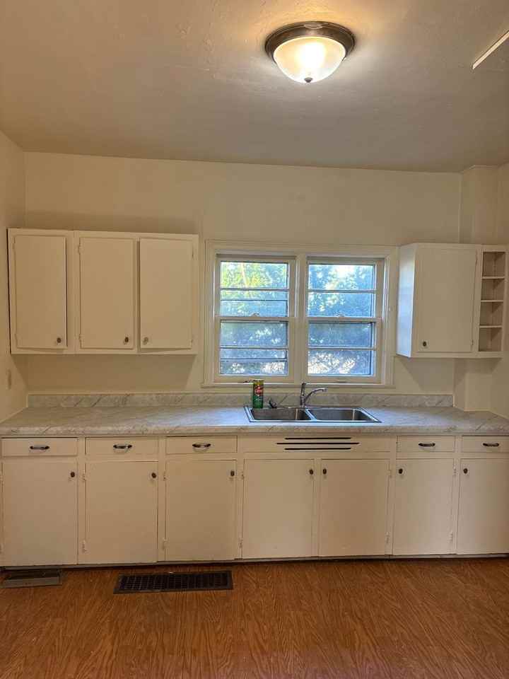 314 Euclid Ave - Photo 7 of 15