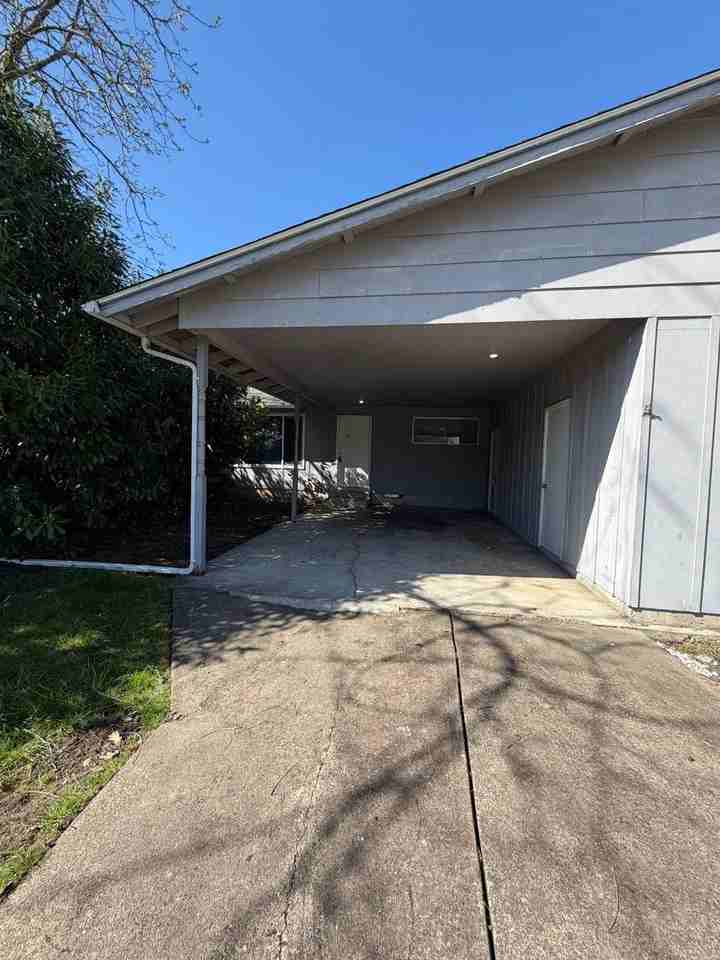 1610 Oak St Se #1612 - Photo 2 of 17