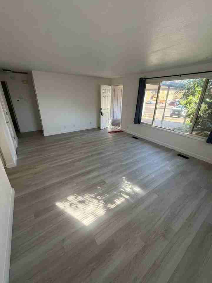 1610 Oak St Se #1612 - Photo 4 of 17