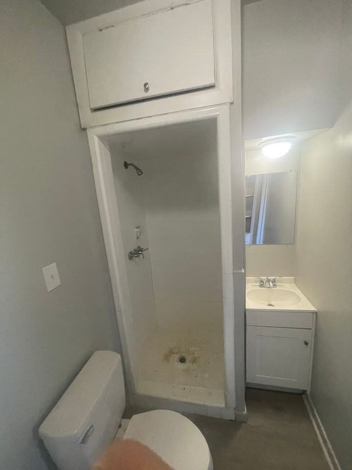 1142 Grape St - Photo 7 of 10