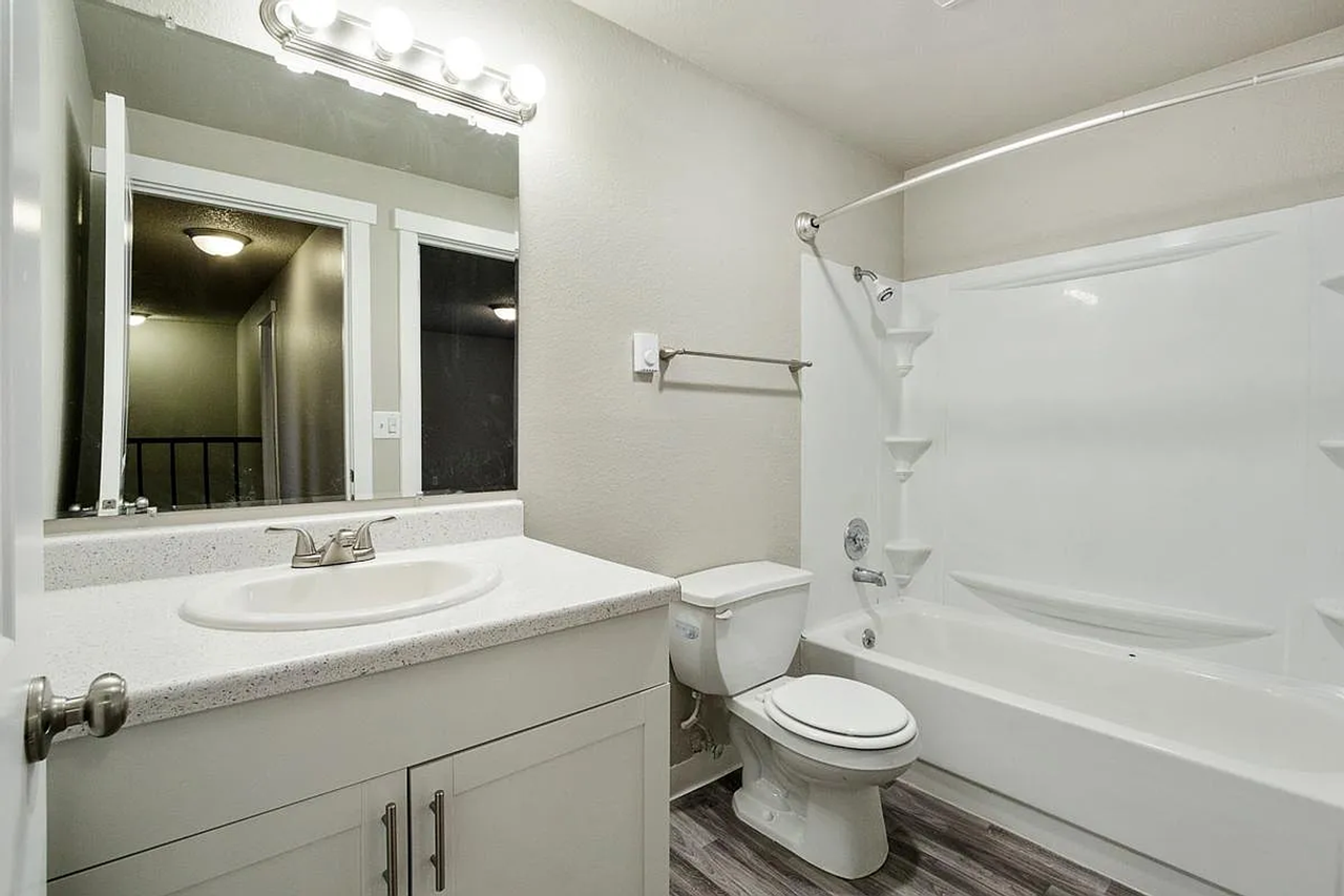 Sedona Apartments - Photo 6 of 16