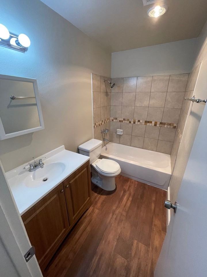 1223 Grove Ave - Photo 7 of 13