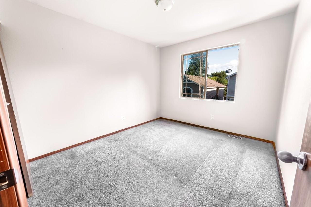 2525 156th Pl Sw - Photo 7 of 11