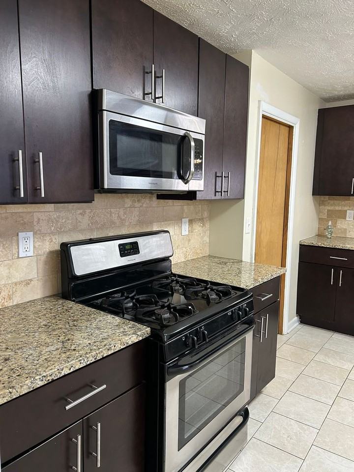 792 Miner Rd - Photo 4 of 50