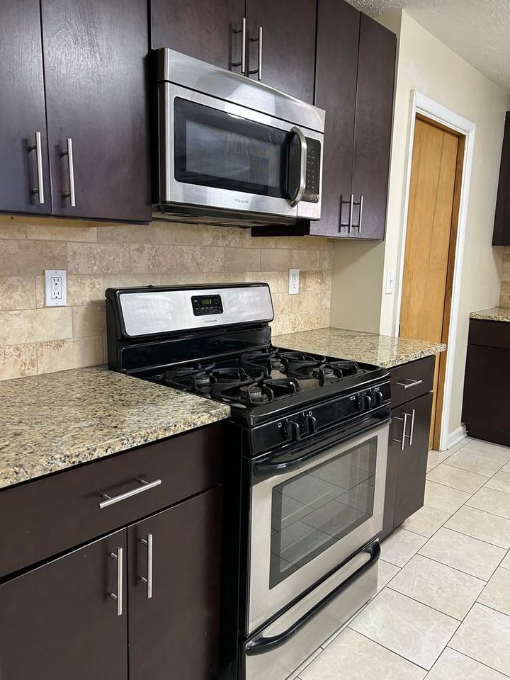 792 Miner Rd - Photo 5 of 50