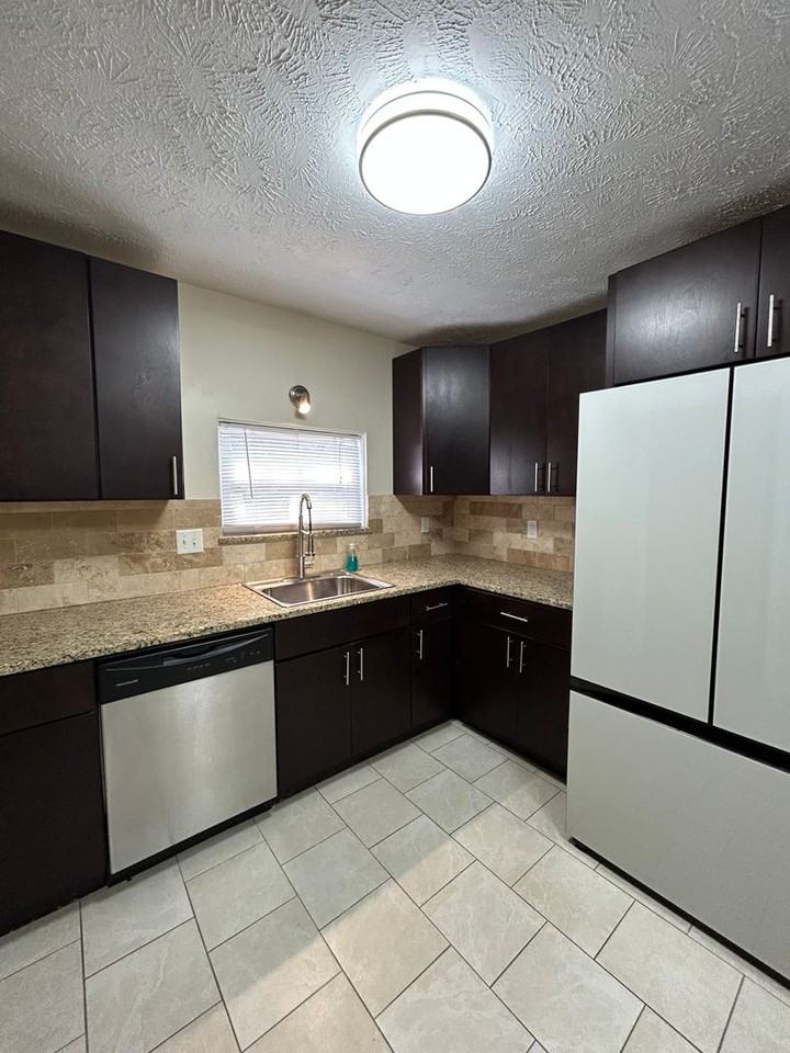 792 Miner Rd - Photo 6 of 50