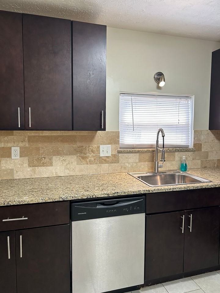 792 Miner Rd - Photo 7 of 50