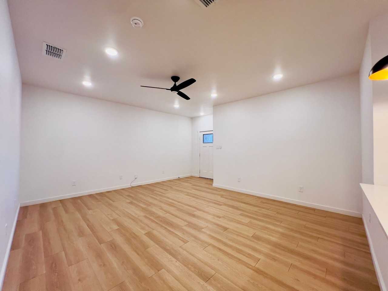 5813 Urbana Pl - Photo 2 of 22