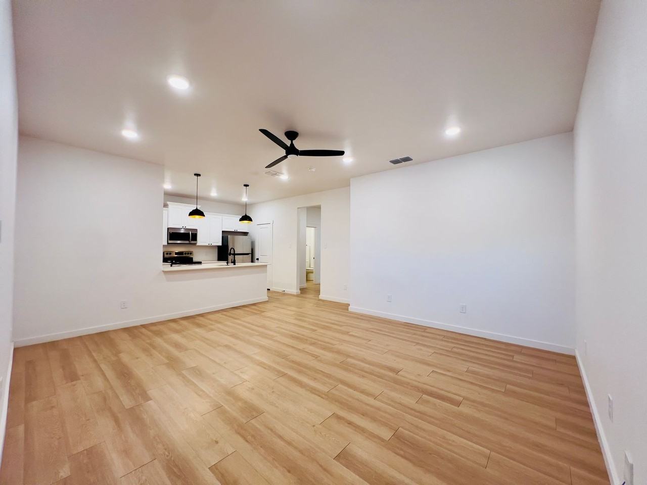 5813 Urbana Pl - Photo 3 of 22