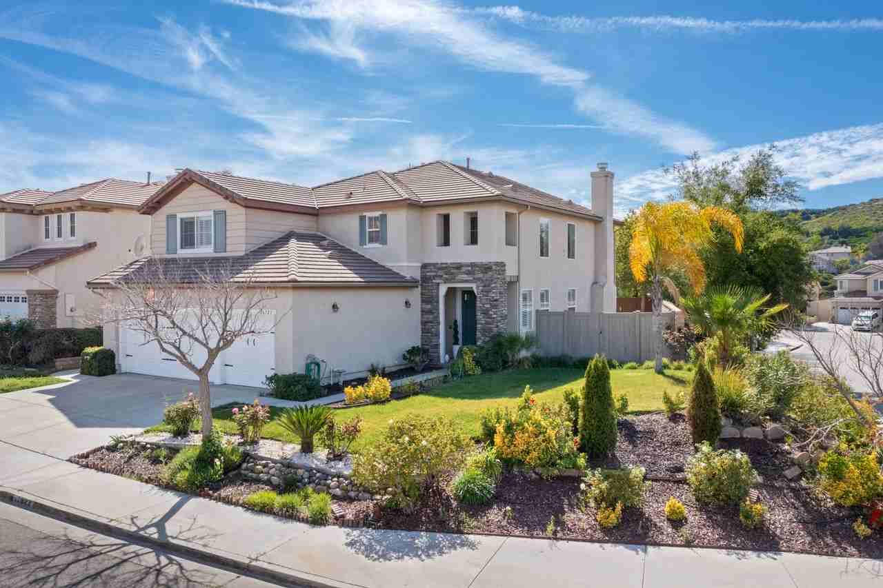 26523 Starling Ct - Photo 2 of 50