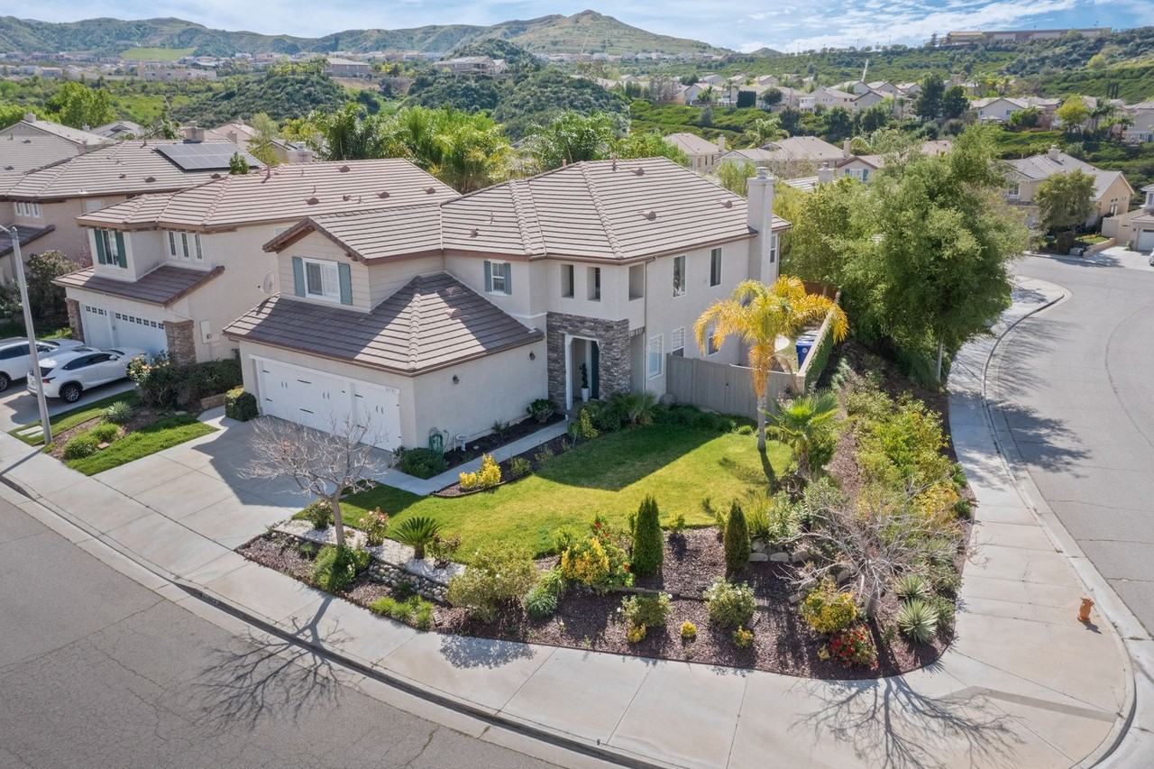 26523 Starling Ct - Photo 3 of 50