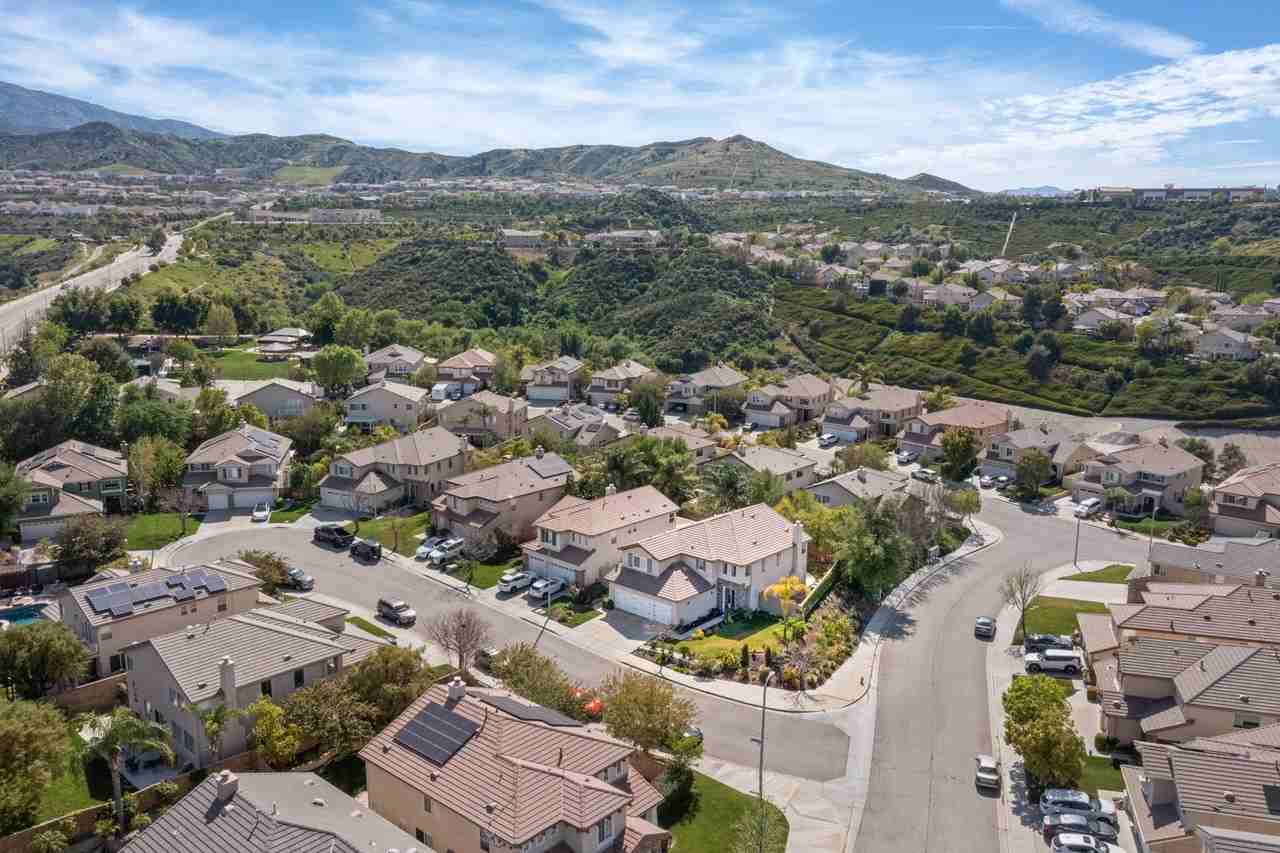 26523 Starling Ct - Photo 4 of 50