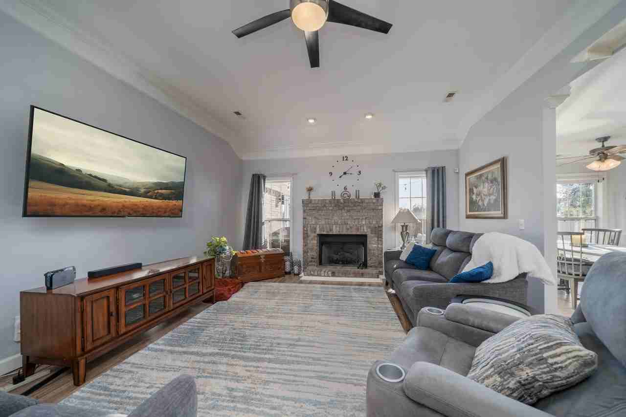 206 Jackies Ter - Photo 5 of 25