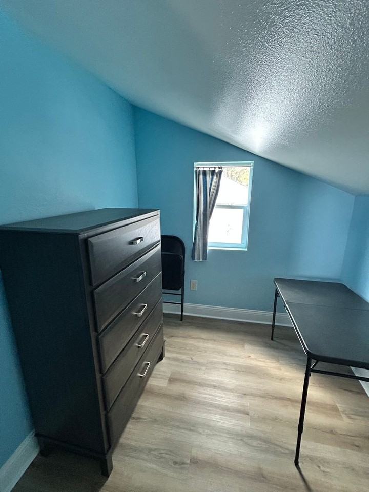 30 Harbour Ln - Photo 4 of 11