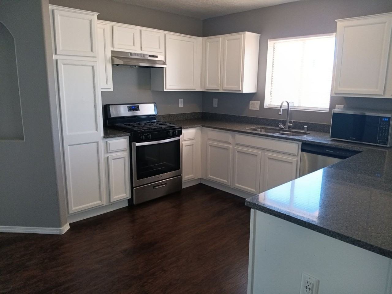 7040 Husky Dr Ne - Photo 3 of 12