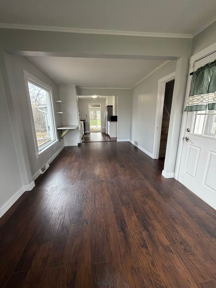 2209 Douglas Ave - Photo 2 of 38