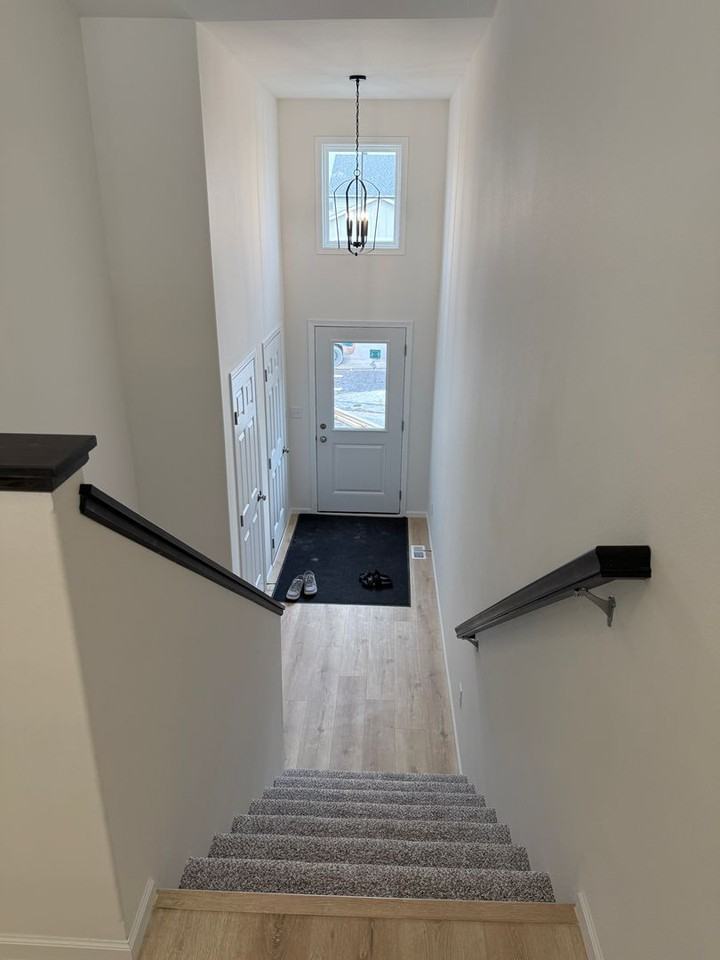 1709 Tobi Ln - Photo 2 of 33