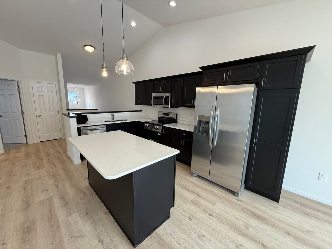 1709 Tobi Ln - Photo 5 of 33