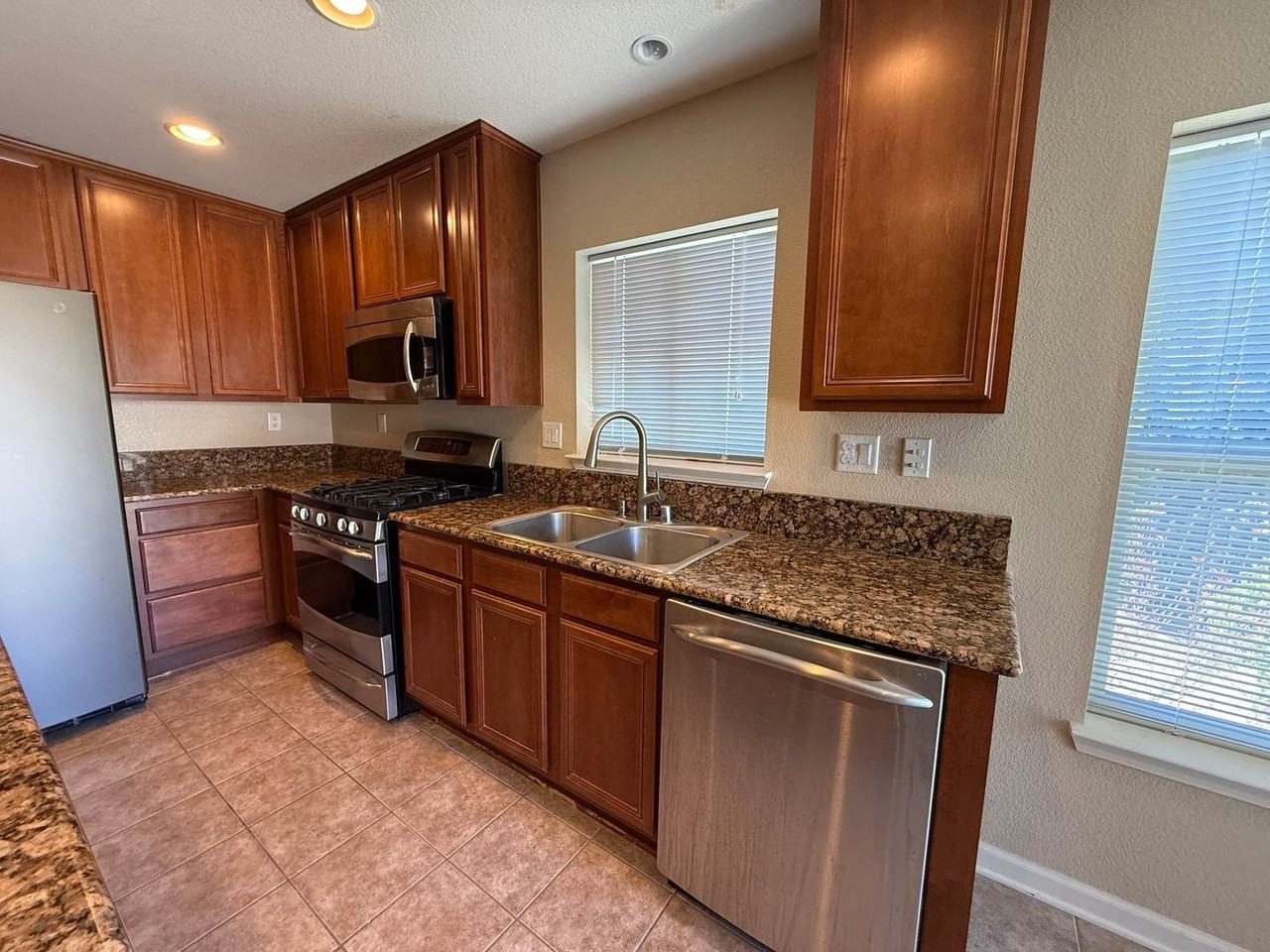 8907 Grisom Way - Photo 5 of 22