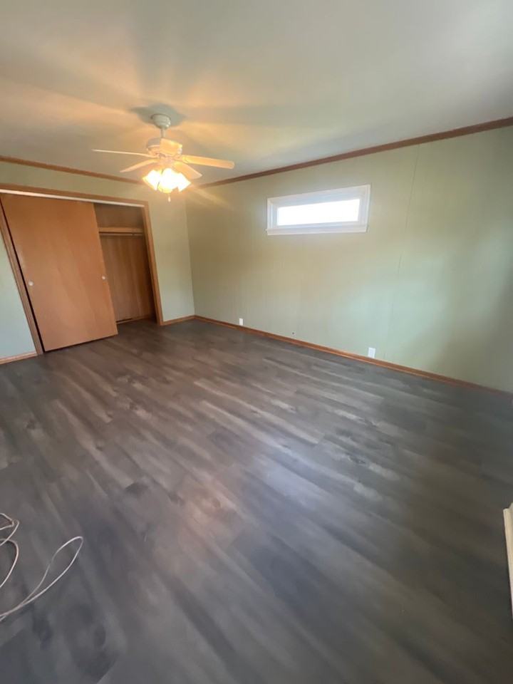 225 N English Ave - Photo 4 of 11