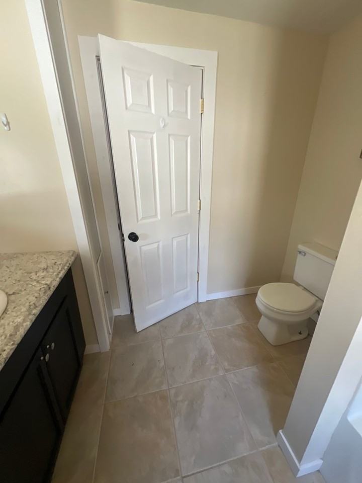 225 N English Ave - Photo 6 of 11