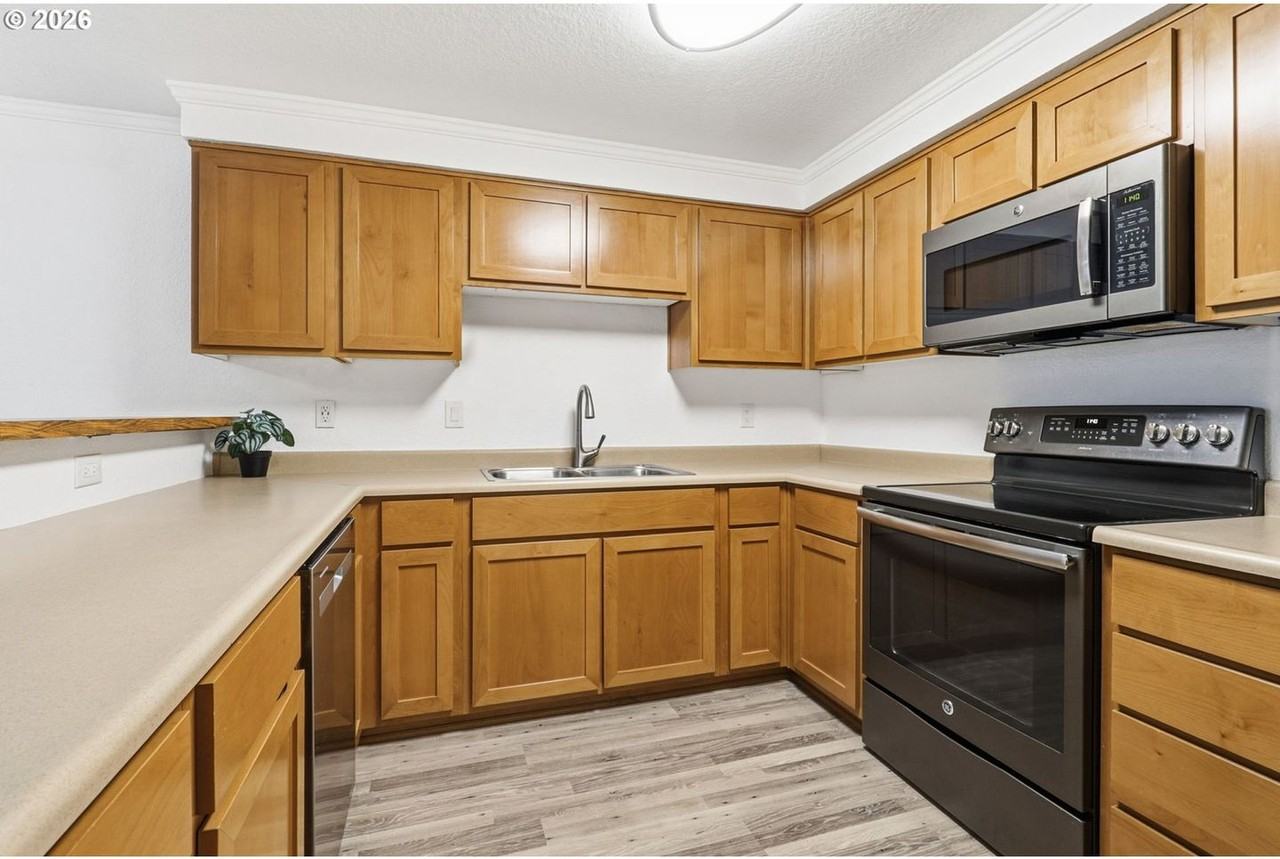 510 Se 157th Ave #35 - Photo 5 of 22