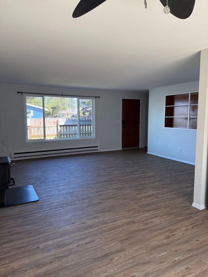 2425 State St - Photo 2 of 17